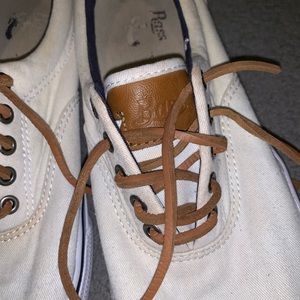 Bass size 9 men’s shoes